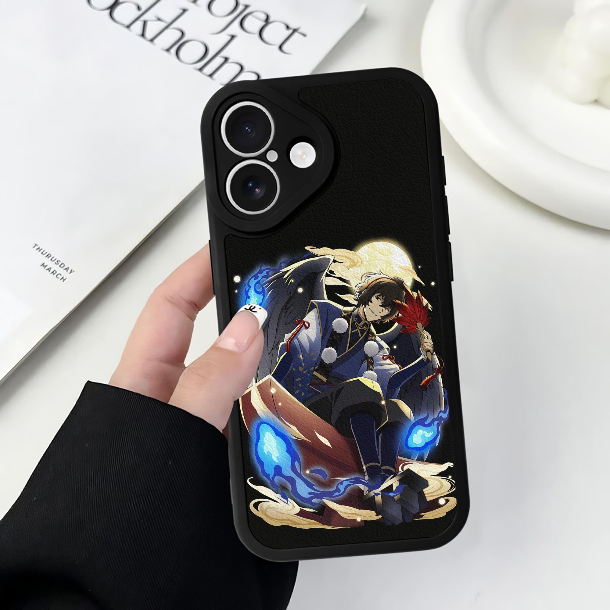 （画像用） 文豪ストレイドッグス Bungo Stray Dogs 【iPhone 16シリーズ対応】シリコンスマホケース（レザー調） 材質：シリコン